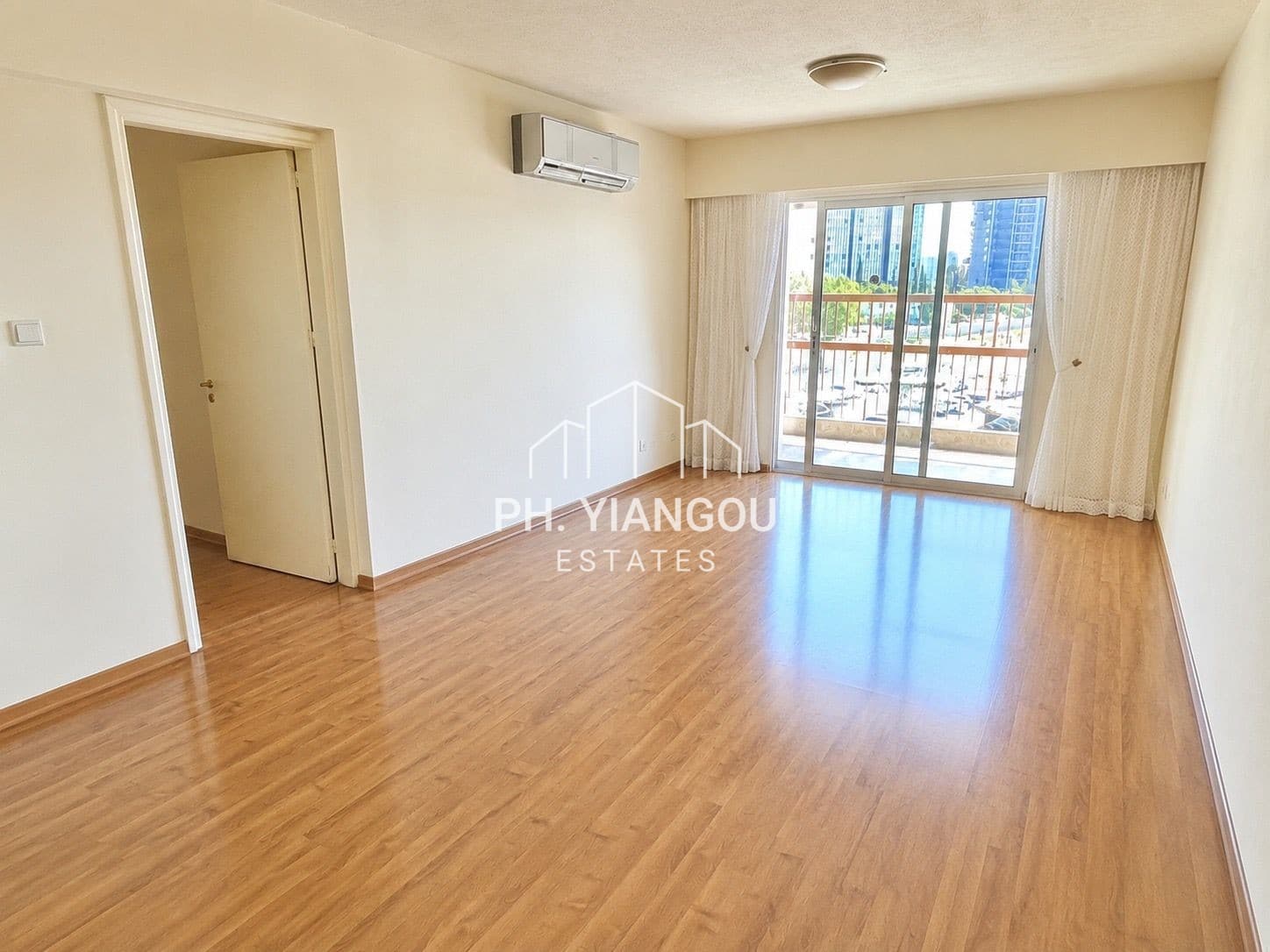3 Bedroom Apartment for Sale in Lykavitos