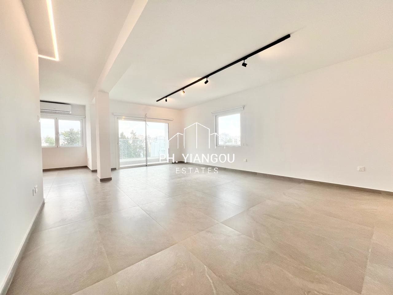 3 Bedroom Apartment for Sale in Lykabittos